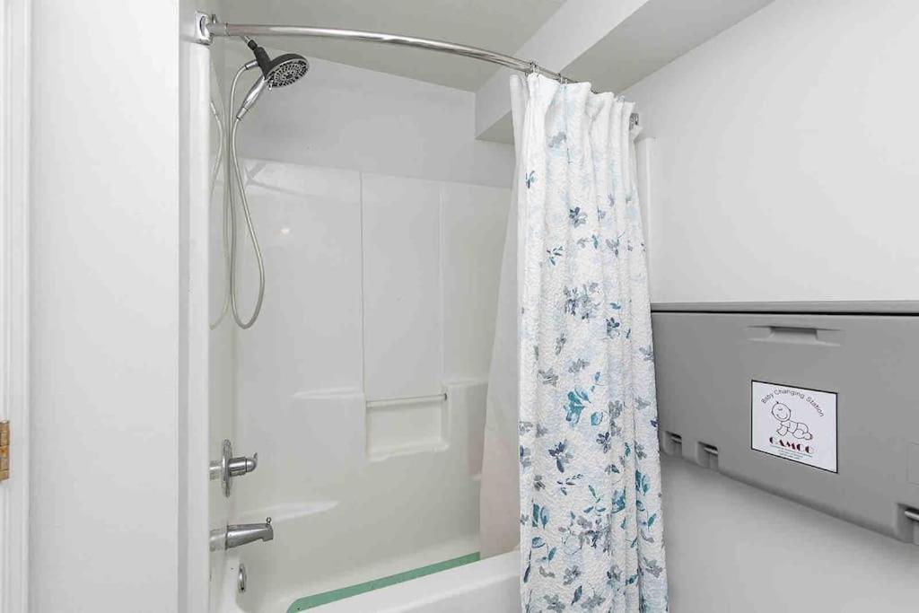 Family Friendly Home Close To Airport And Downtown Des Moine Exteriör bild