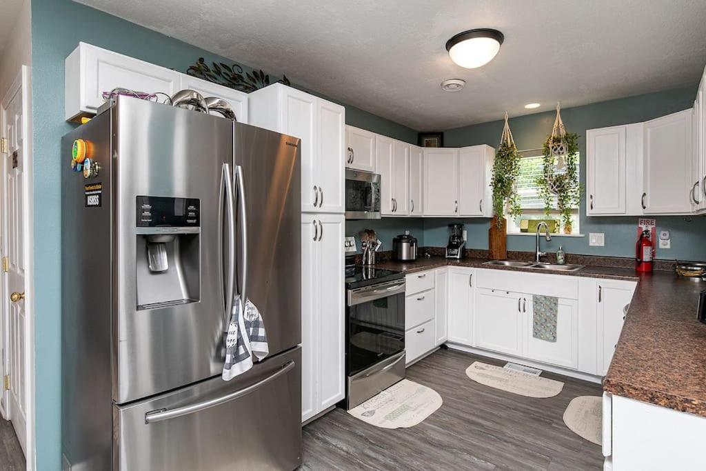 Family Friendly Home Close To Airport And Downtown Des Moine Exteriör bild